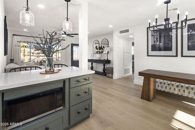 627 N 59TH Place, Mesa, AZ 85205