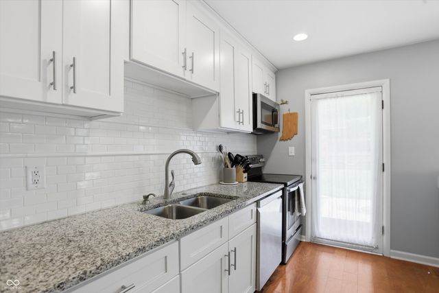 562 Holliday Lane, Indianapolis, IN 46260
