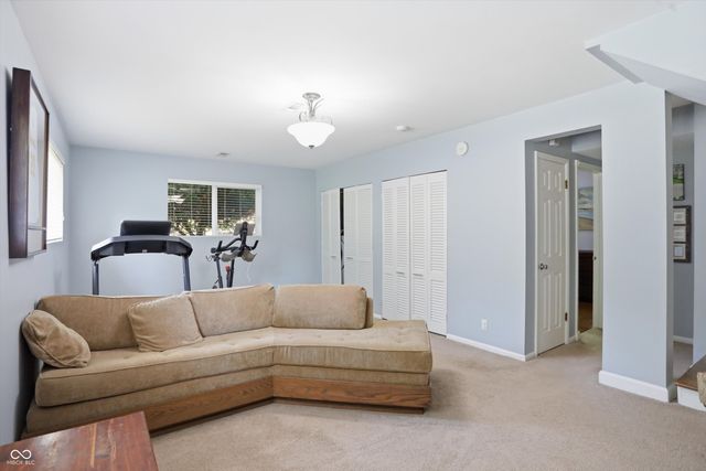 562 Holliday Lane, Indianapolis, IN 46260
