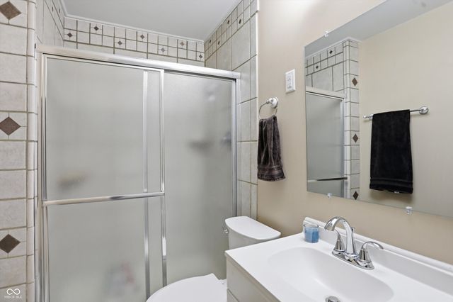 562 Holliday Lane, Indianapolis, IN 46260
