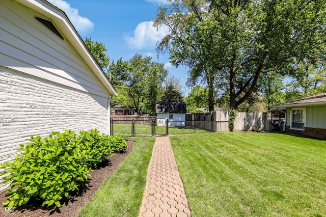 562 Holliday Lane, Indianapolis, IN 46260