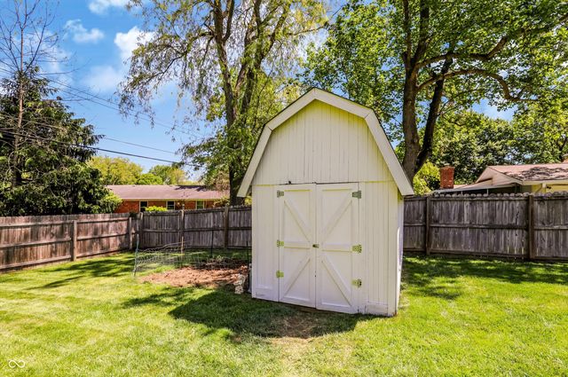 562 Holliday Lane, Indianapolis, IN 46260
