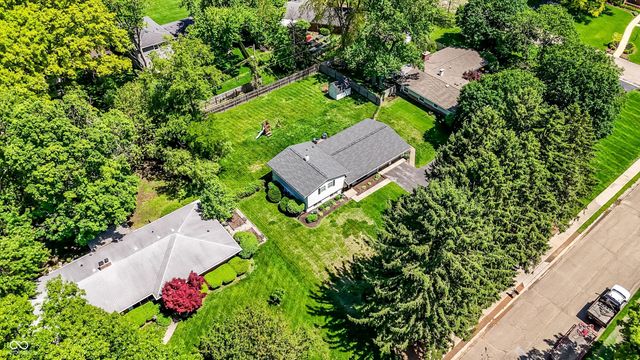 562 Holliday Lane, Indianapolis, IN 46260