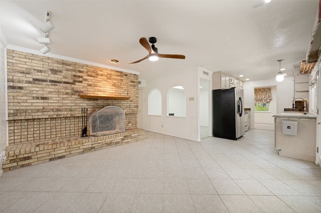 5068 Avery Lane, The Colony, TX 75056