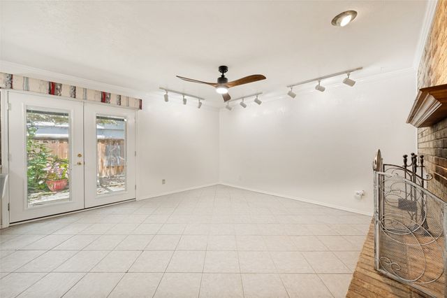 5068 Avery Lane, The Colony, TX 75056