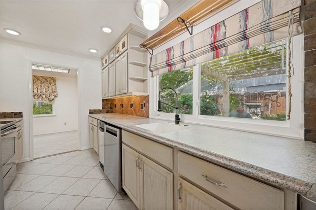 5068 Avery Lane, The Colony, TX 75056