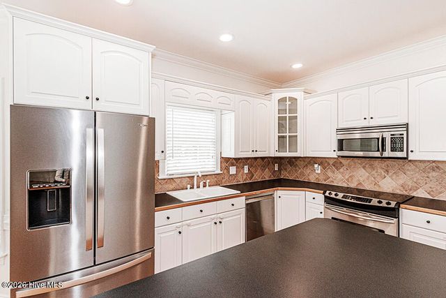 6489 Waters Edge Drive, Rocky Mount, NC 27803