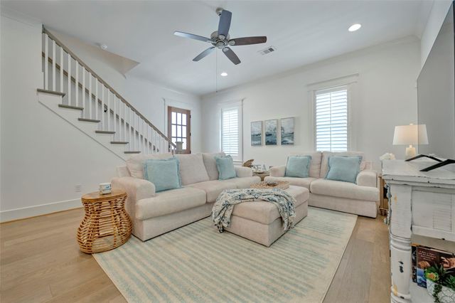 4 Caravelle Court, Galveston, TX 77554