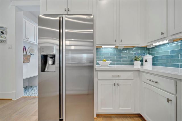 4 Caravelle Court, Galveston, TX 77554