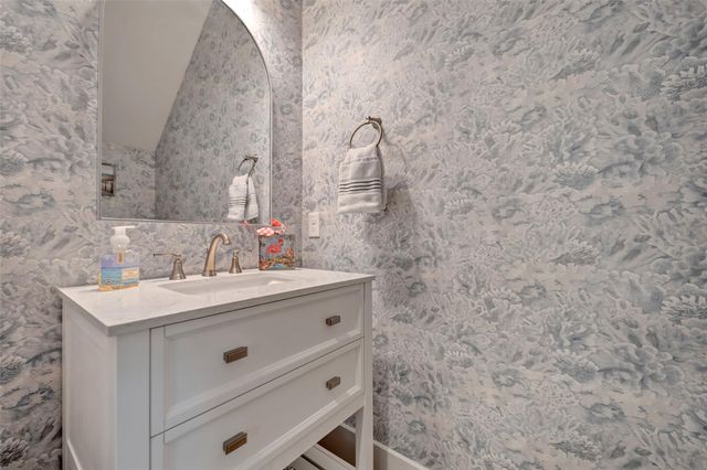 4 Caravelle Court, Galveston, TX 77554