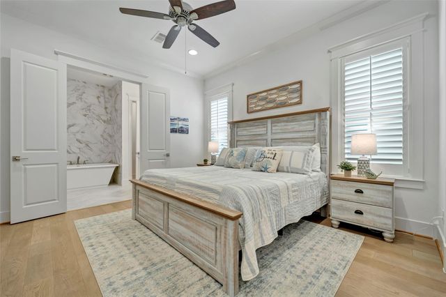 4 Caravelle Court, Galveston, TX 77554