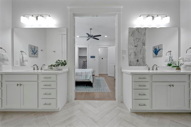 4 Caravelle Court, Galveston, TX 77554