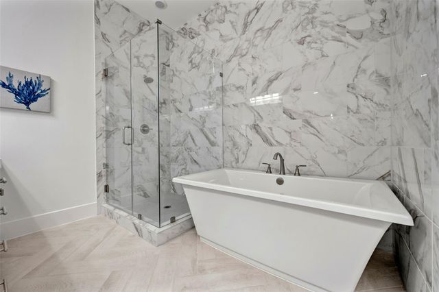 4 Caravelle Court, Galveston, TX 77554