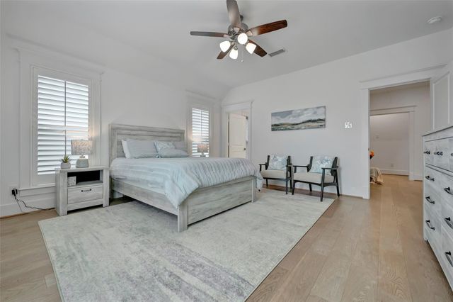 4 Caravelle Court, Galveston, TX 77554