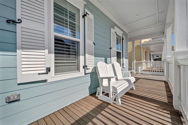 4 Caravelle Court, Galveston, TX 77554