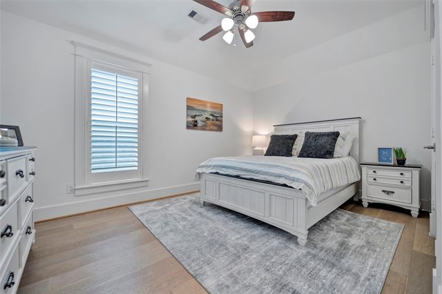 4 Caravelle Court, Galveston, TX 77554