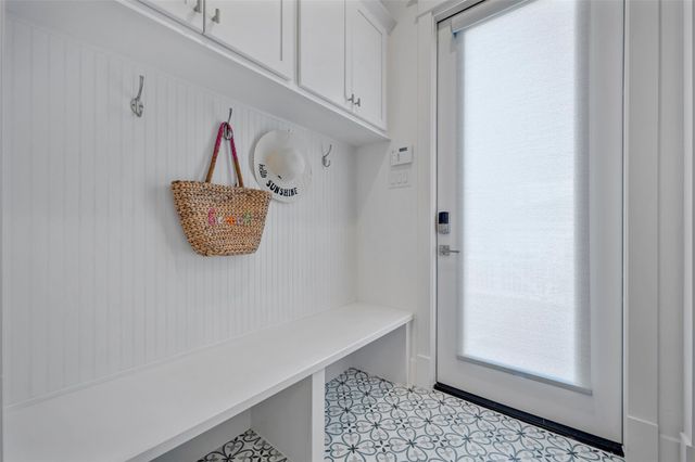 4 Caravelle Court, Galveston, TX 77554