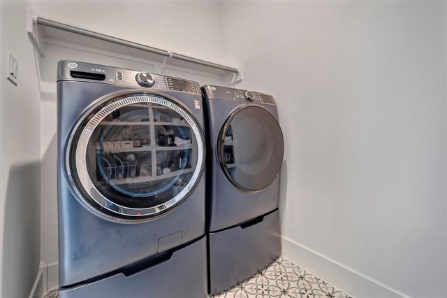 4 Caravelle Court, Galveston, TX 77554