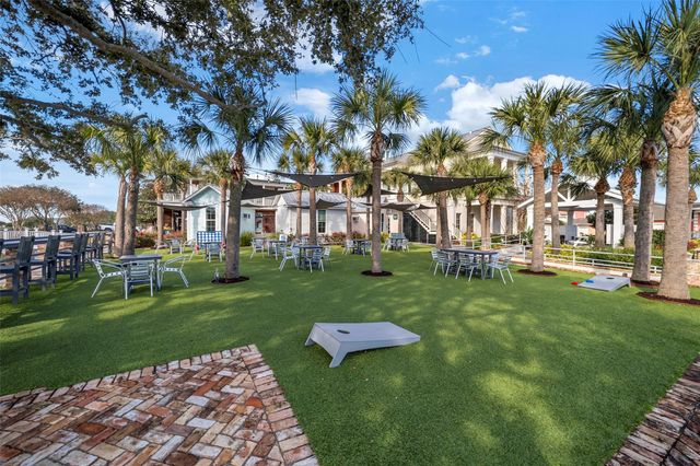 4 Caravelle Court, Galveston, TX 77554