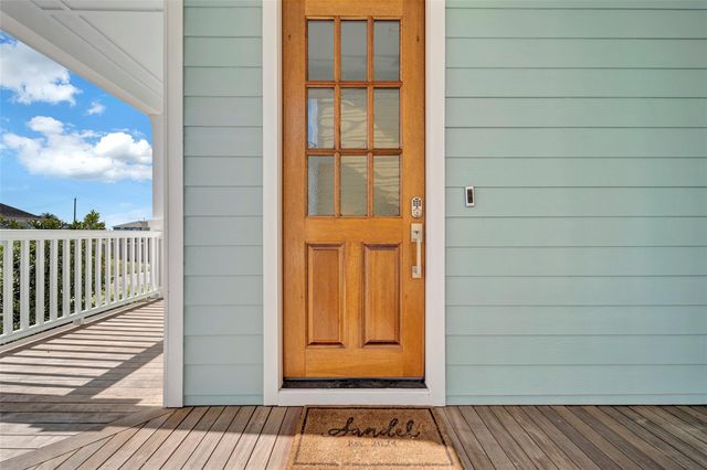 4 Caravelle Court, Galveston, TX 77554