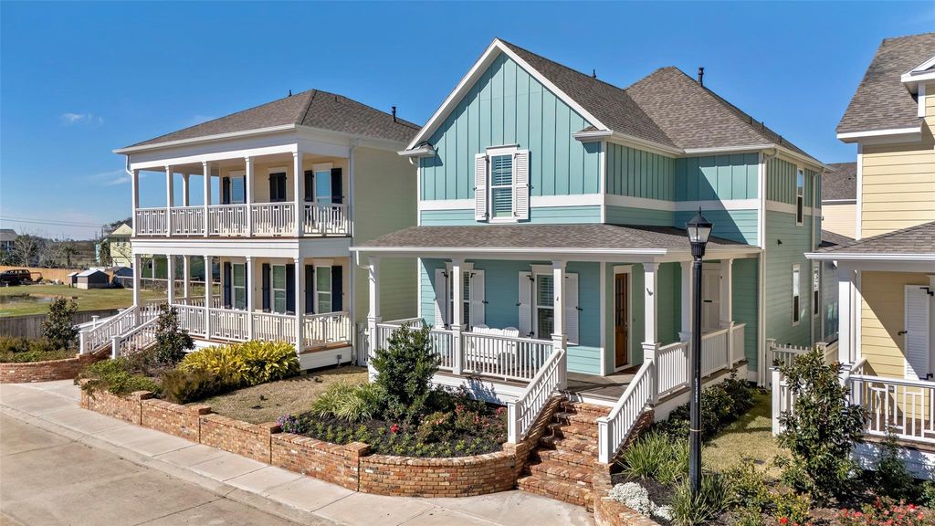 4 Caravelle Court, Galveston, TX 77554