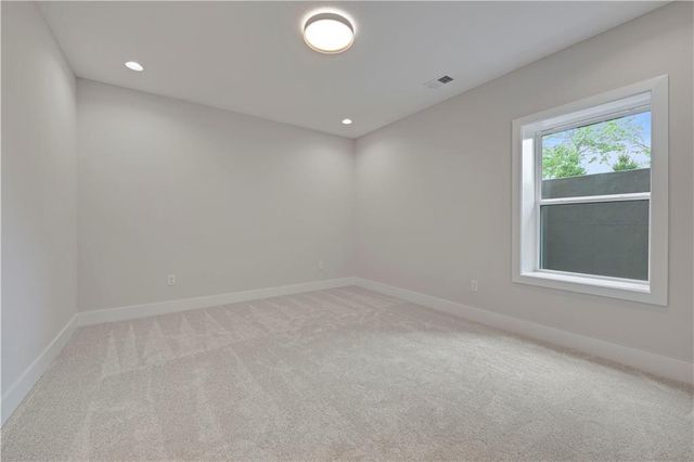 24916 W 98th Place, Lenexa, KS 66227