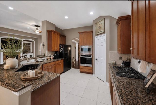 15830 Country Trail, Tomball, TX 77377
