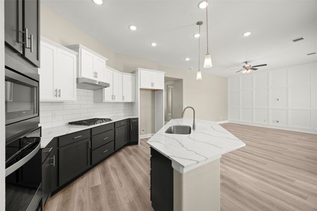 1314 Hidden Oaks Drive, Tomball, TX 77375