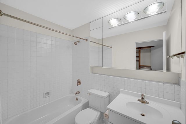 40 E 9th Street 1809, Chicago, IL 60605