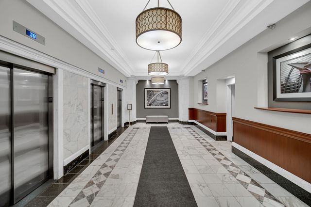 40 E 9th Street 1809, Chicago, IL 60605