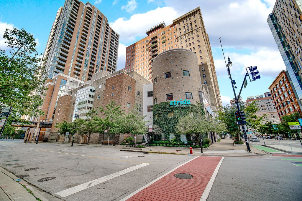 40 E 9th Street 1809, Chicago, IL 60605 — photo 4