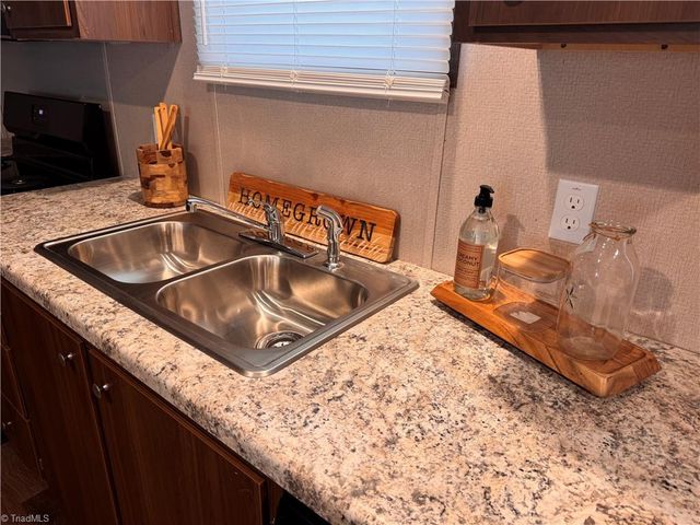 336 Ed Byerly Road, Lexington, NC 27295