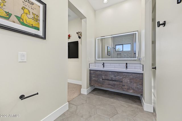 11615 N 64TH Place, Scottsdale, AZ 85254