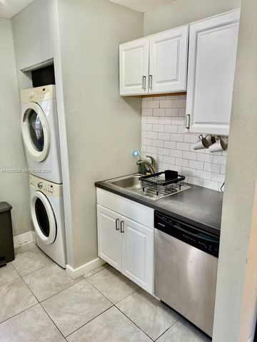 1009 TEQUESTA, Fort Lauderdale, FL 33311