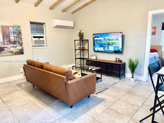 1009 TEQUESTA, Fort Lauderdale, FL 33311