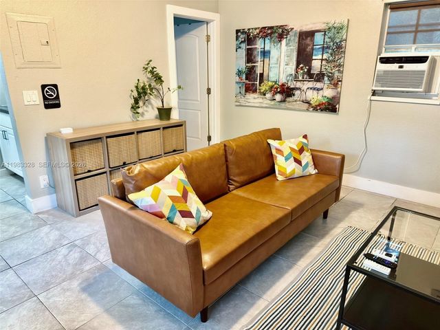 1009 TEQUESTA, Fort Lauderdale, FL 33311