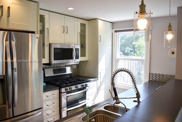 1009 TEQUESTA, Fort Lauderdale, FL 33311