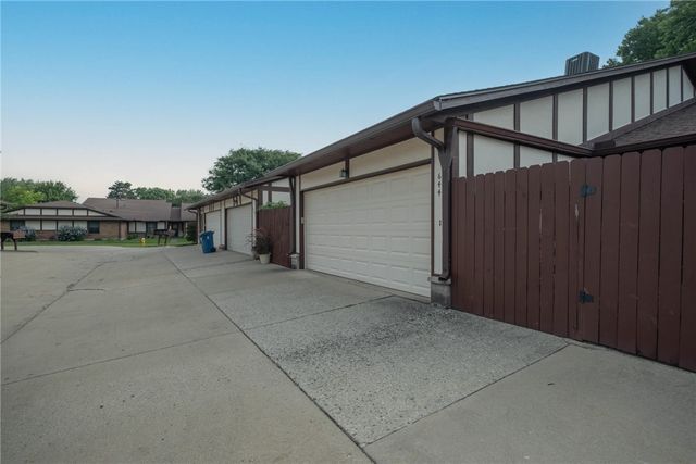 644 Pine Needles Drive, Washington Twp, OH 45458