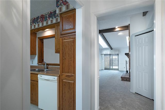 644 Pine Needles Drive, Washington Twp, OH 45458
