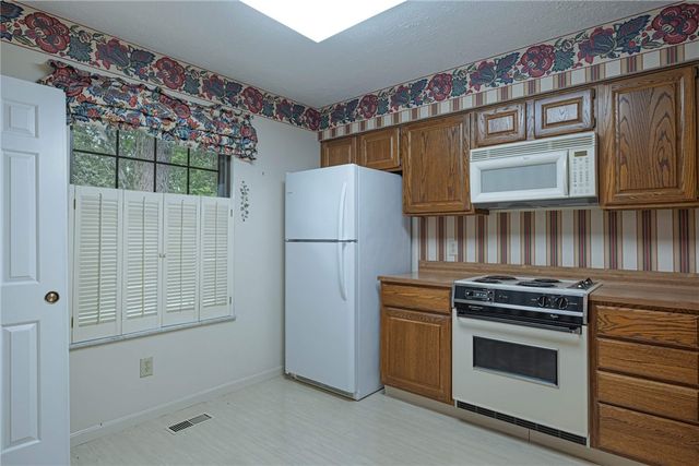 644 Pine Needles Drive, Washington Twp, OH 45458