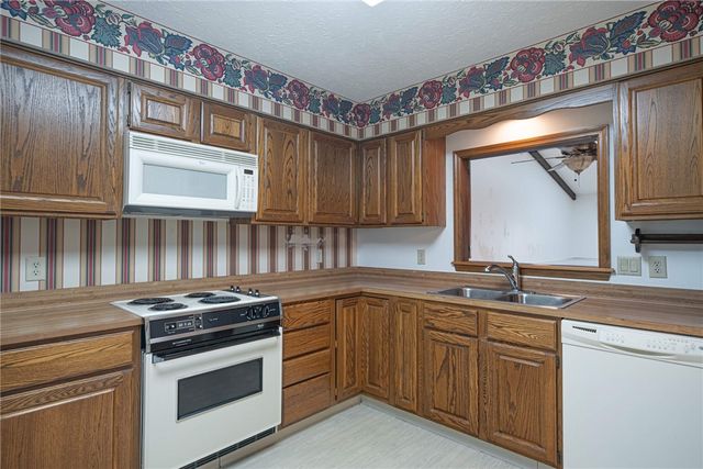 644 Pine Needles Drive, Washington Twp, OH 45458