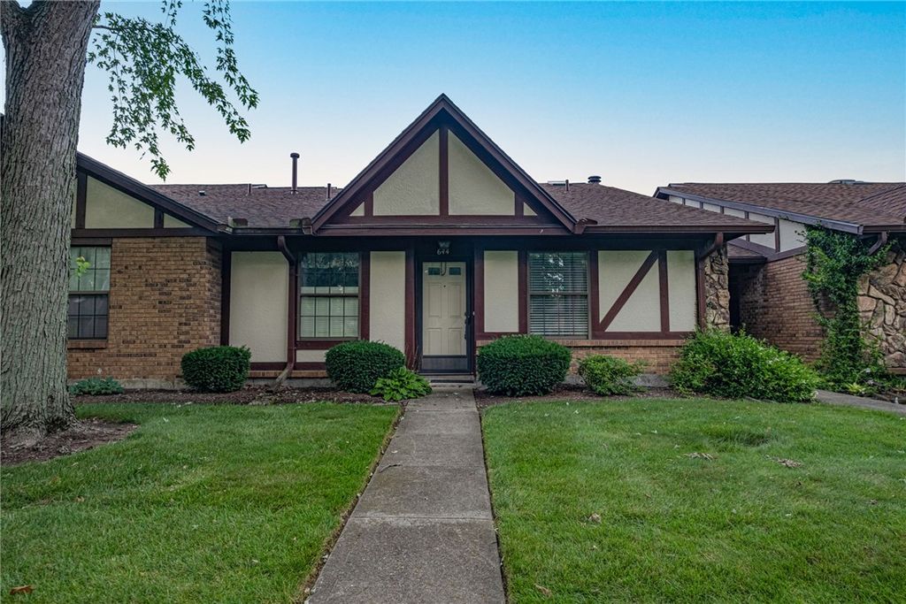 644 Pine Needles Drive, Washington Twp, OH 45458