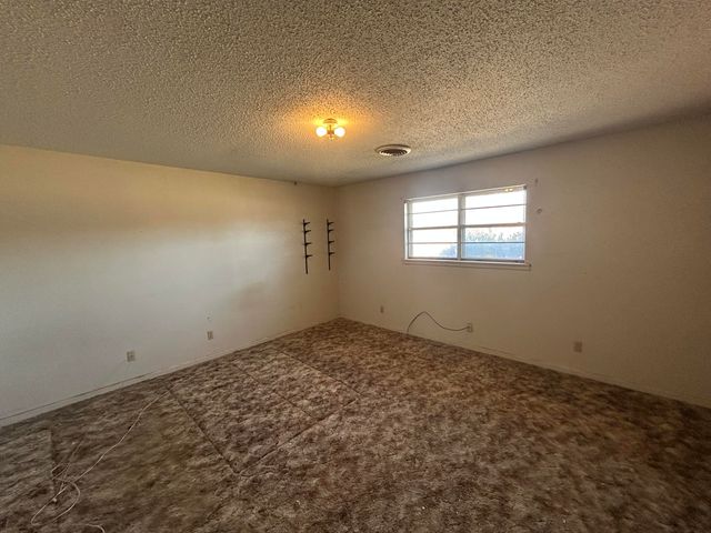 1926 Avenue H, Levelland, TX 79336