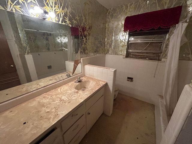 1926 Avenue H, Levelland, TX 79336