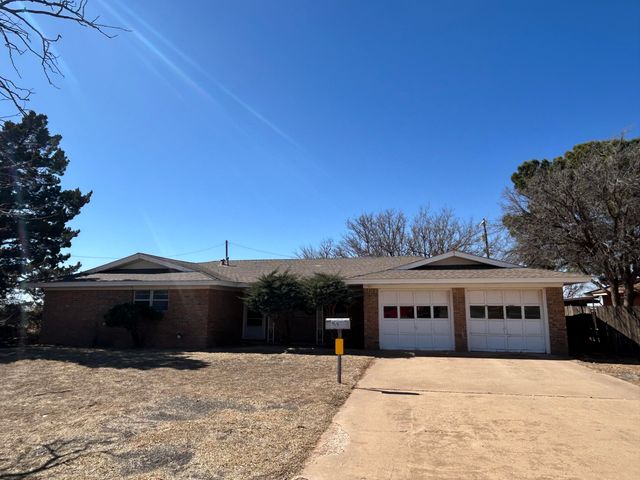 1926 Avenue H, Levelland, TX 79336