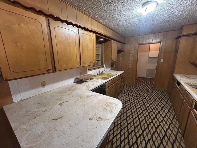 1926 Avenue H, Levelland, TX 79336