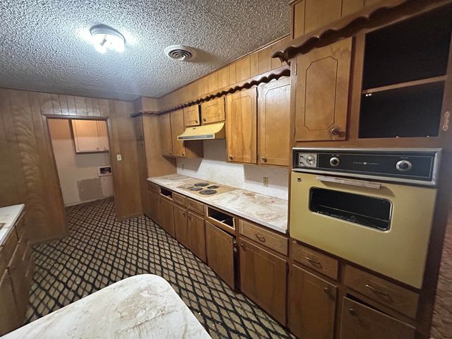 1926 Avenue H, Levelland, TX 79336