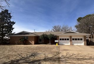1926 Avenue H, Levelland, TX 79336