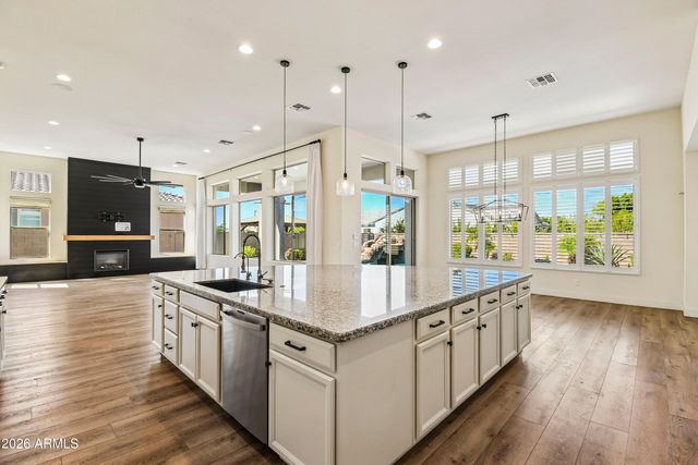 6138 S GRANITE Street, Gilbert, AZ 85298