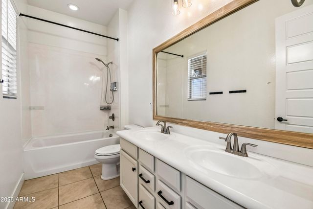 6138 S GRANITE Street, Gilbert, AZ 85298